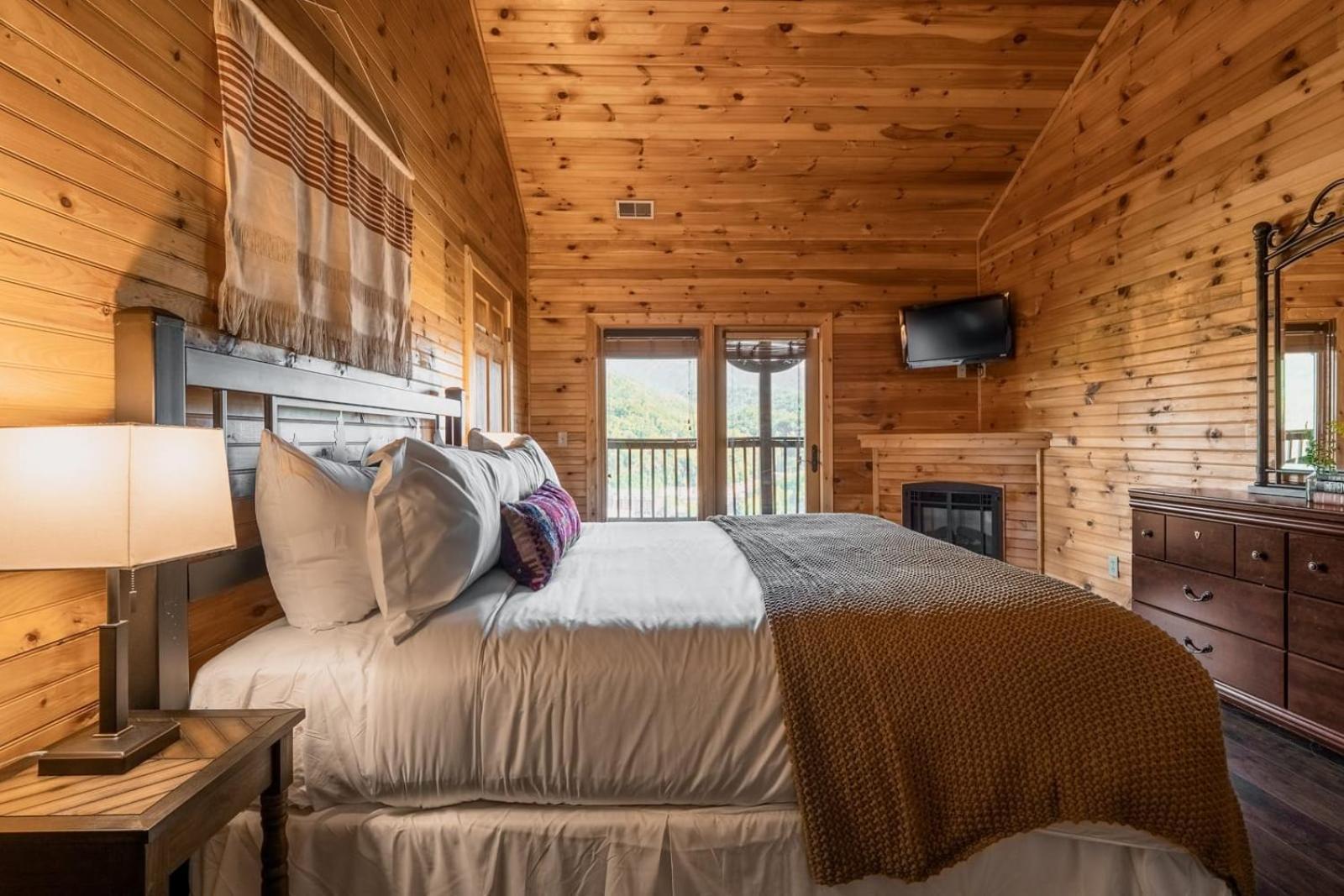 Hickory Ridge By Avantstay Incredible Private Elevated Cabin Sleeps 20 Gatlinburg Exterior foto